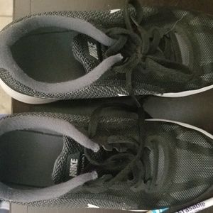 Boys Nike Tennis Shoes